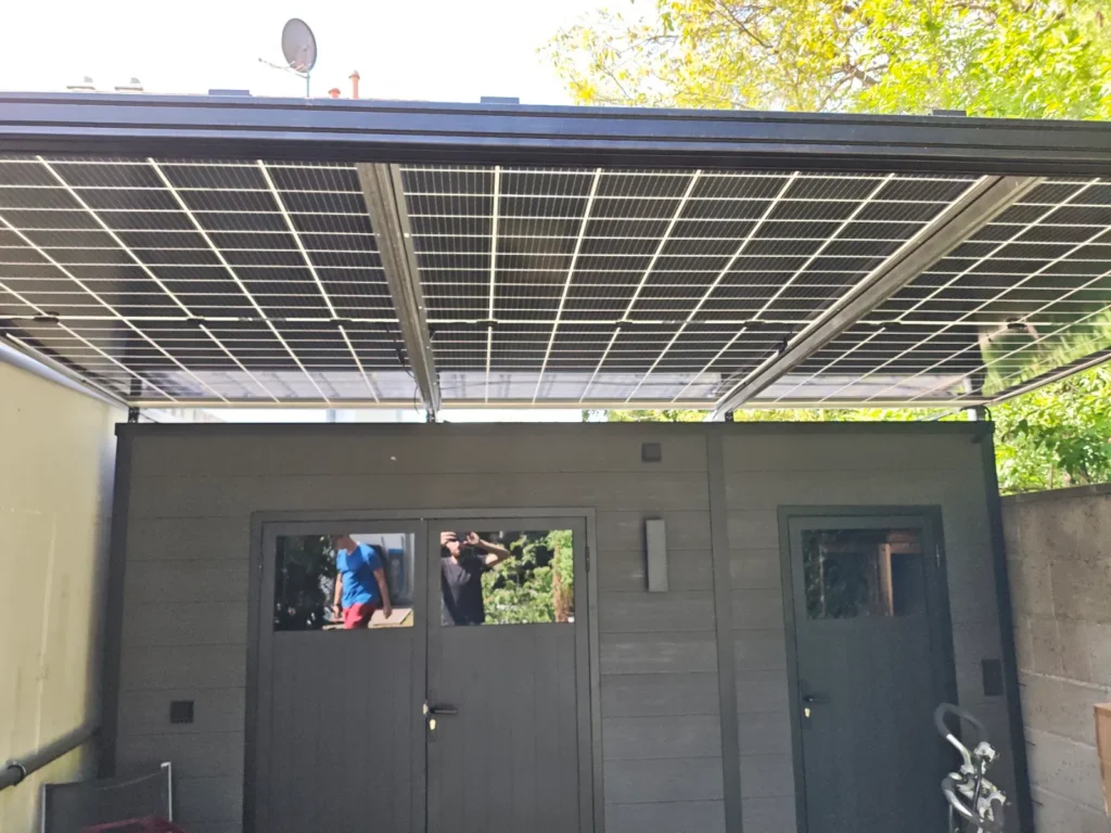 Solar-Terrassenüberdachung – Ansicht von unten
