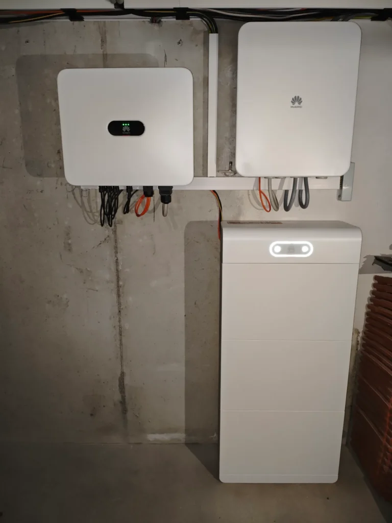 Huawei-Anlage mit Notstrom und 21 kWh Batteriespeicher